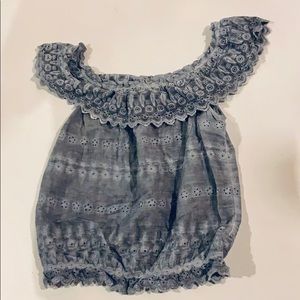 American Eagle—Flirty cold shoulder top, S